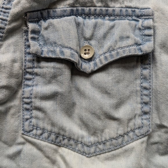 Lightweight, cotton, button up. Size small. Joe fresh. - Picture 5 of 6